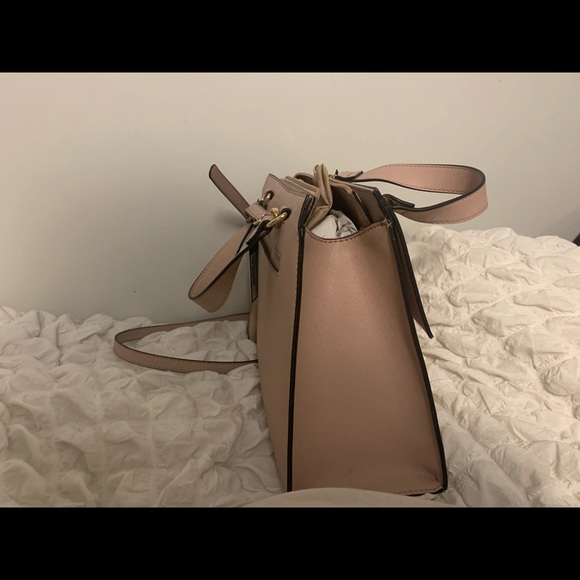 Brand New light pink guess purse - Picture 2 of 5